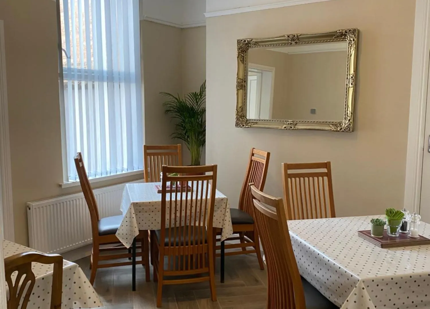 Roskeen Townhouse Belfast 0*,