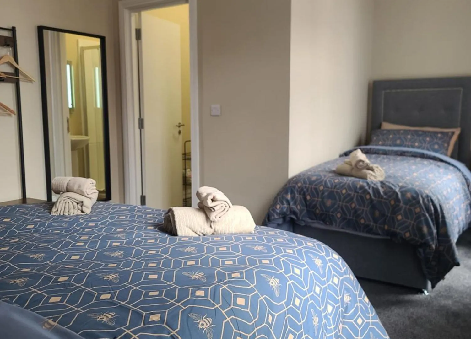 Roskeen Townhouse Belfast Homestay