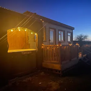 Keepers Shepherd Hut With Hot Tub Whitby